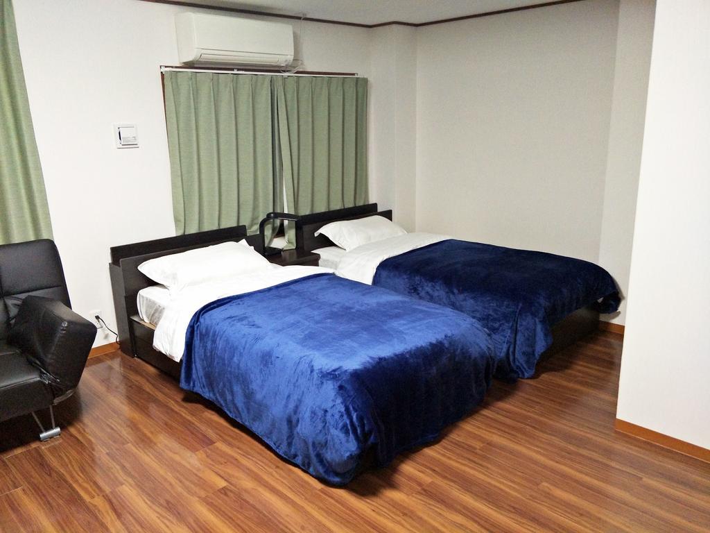 W.K Inn Osaka Bilik gambar